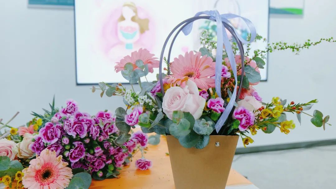 3.8女神节 | 愿你芳华自在，笑靥如花